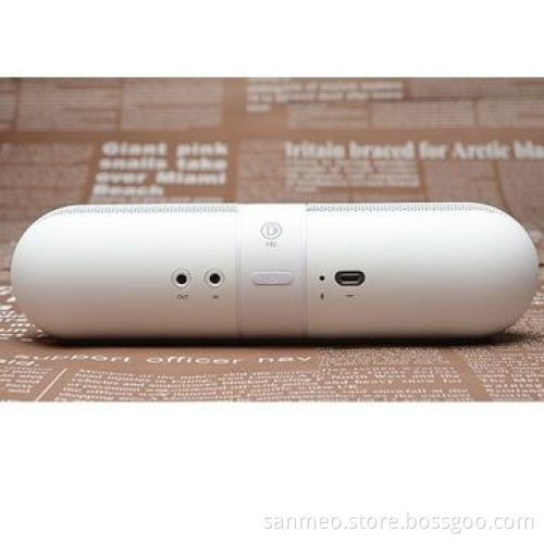New 2014 pill mini Bluetooth speaker, wireless, FM radio for phone 4/5